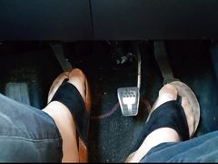 Pedal Pumping in Slippers  Nylonfeet