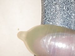 How to fill a condom