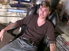 Amateur guy gets rimmed and sucks cock in hot gay action