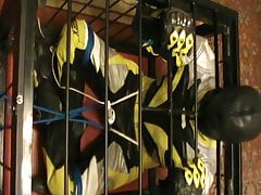 Yellow and black - the bikerslave gets a massage again