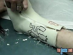 Ripped socks jock Evan Heinze and Ian Madrox foot fetish