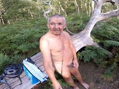 Solo, public, mature