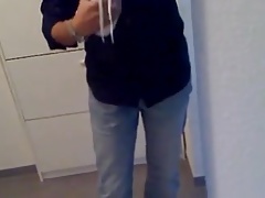 Rapaz casado fodendo e lambendo Nike Air Max dele