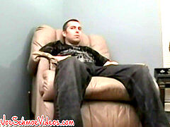 amateur guy Brad smoking before fucking sucker Joe