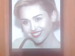 Miley Cyrus cum tribute