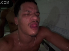 25 cm firm inwards the young caboose.