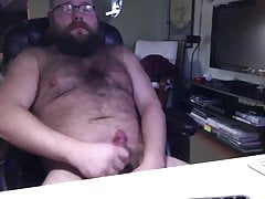 Hairy bearded big bear cums