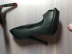 peeptoe cum (sry for the tissue paper on my dick)