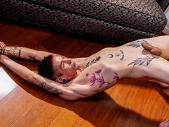 Edwin Mendez is a punk rock solo stud who loves cumming