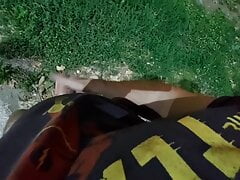 Drkam kurac, covek prolazi (risky street jerking, no cum)