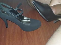 cumming on my sis and my moms high heels