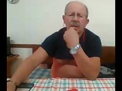 grandpa play on webcam