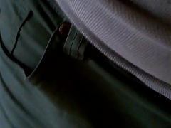 Im Treppenhaus in die Hose pissen 1