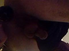je m'enfonce le plug dans le cul