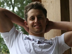 Rey Gold has a nice cock, wants real orgasms