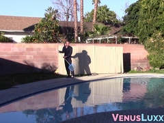 Pretty shemale Venus Lux ass stretches a horny muscular hunk