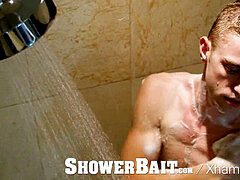 doucheBait mansion Keeper Spies On Str8 Shower bear