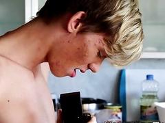 Cute twinks in bareback homemade video