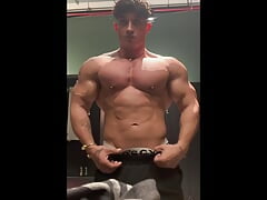 Post Gym Muscle Hunk Jerk and Cum