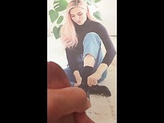 Female in jeans leg cleavage cum tribute