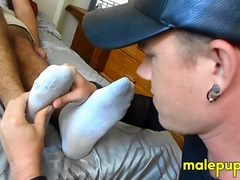 Restless Jose Cortez wants the twink Leo Blue to amuse him with some foot worship