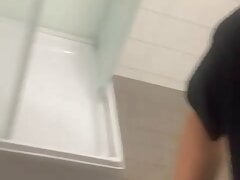 Sklavenaufgabe Public Klo lecken