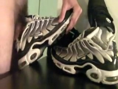 my co*sin bonks wanks & cums in my Nike Tn (rekin) sneakers