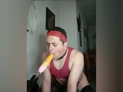 Mi fuck-a-thon machine follando mi boca