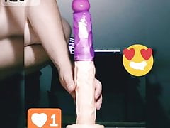 Fodendo com dildo de 37cm