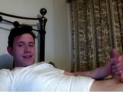 Wife not home . Guy jerkoff on cam
