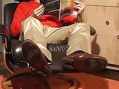 Focus on his feet while he jerks his pole