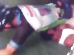 Flagro o cara chupando o ciclista