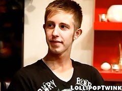 Seductive twink Seth Serenity deepthroats rock hard cock