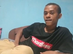 twink entertains daddy!