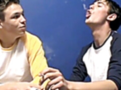 super-fucking-hot Jeremiah Johnson plumbs horny twunk smoker hardcore