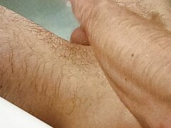 Chill in my bath - Masturbation