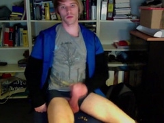 Twink Masturbating on Webcam