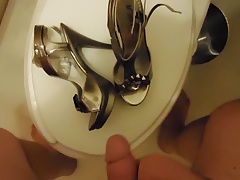 Cum over silber Heels again