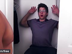 Men.com - Will Braun and William Seed and Zack Hunter - Hide