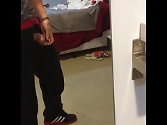 Rapaz de SP se masturbando com seu tenis Adidas