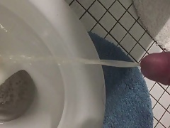 I had a Boner and i had to Piss (Huge)