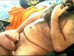 Hairy daddy bear jerks off