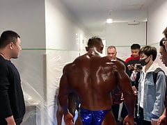 BACKSTAGE MUSCLE