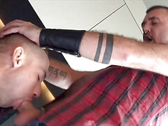 Maturre guy fuck bareback a lovely twink