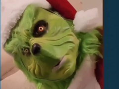 MONSTROUS SPUNK-PUMP observe The Grinch that "Came" on Christmas...