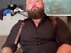 HOT BEARDED MUSCLE BEAR WANKER