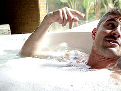 Let Me In dude! Ill Let U bareback My bouncy Butt!