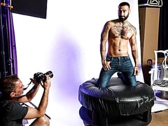 Shutterbug Joe Parker fucks his model, Rikk York