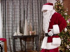 Santa Ricky Spews His Gift On The Table - Maskurbate