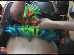 Pincers on body when milking